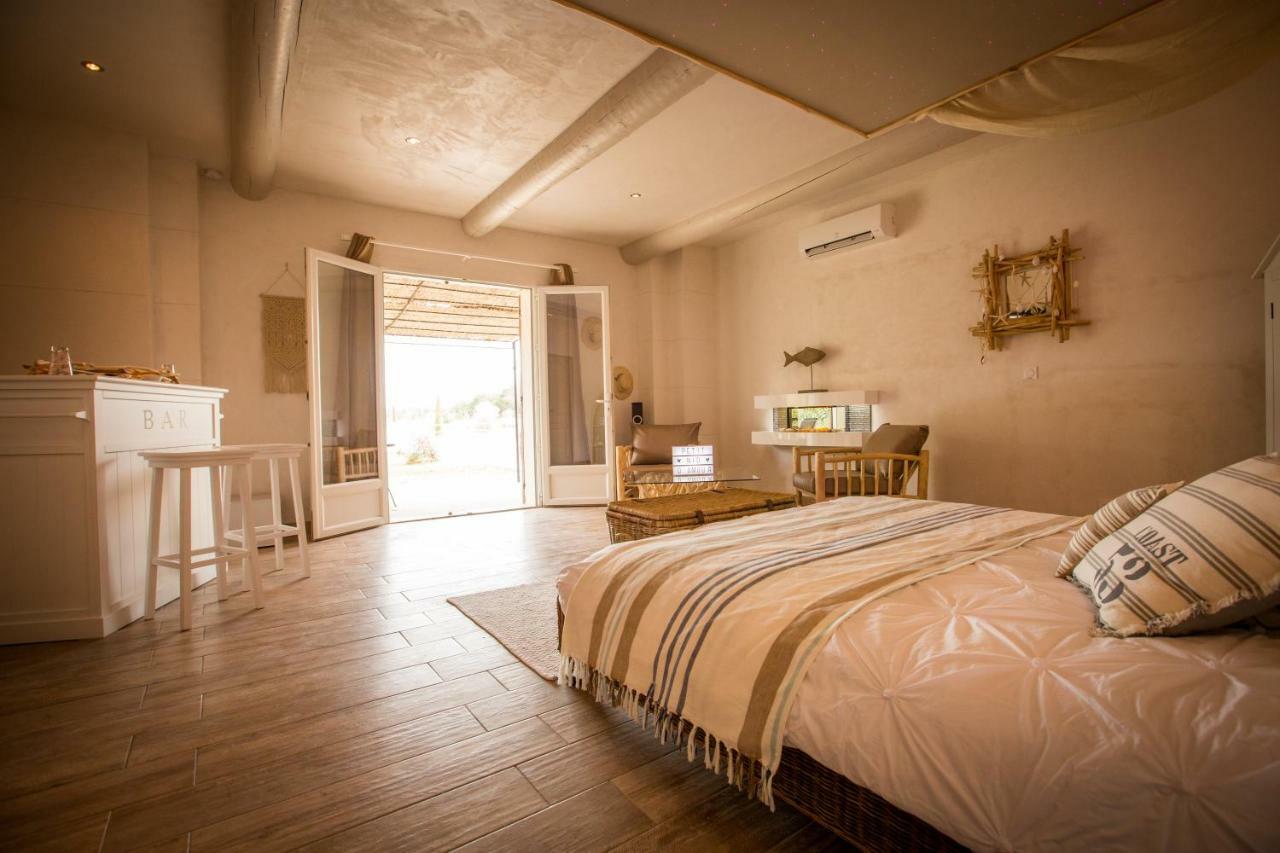 Abri Cosy - Suite Romantique En Camargue 圣吉尔 外观 照片